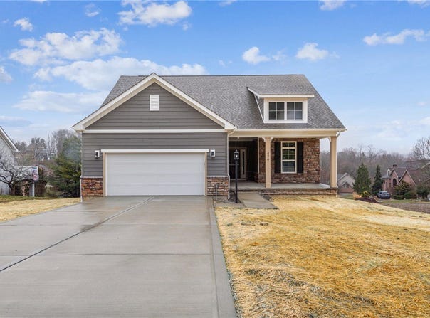 476 Spruce Lane, Houston, PA 15342