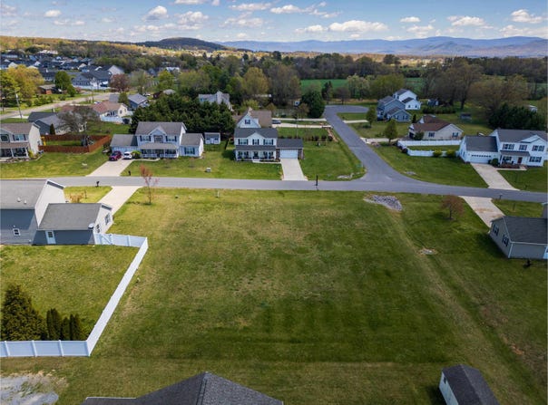470 BILTMORE DR, MCGAHEYSVILLE, VA 22840