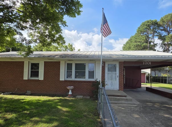 1201 E Court, Paragould, AR 72450