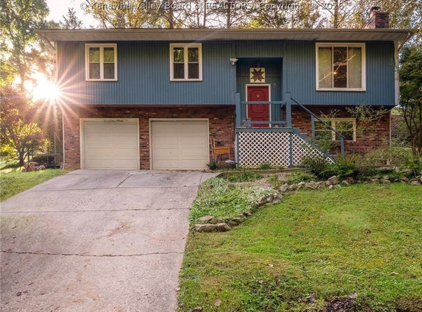 1056 Reunion Road, Elkview, WV 25071