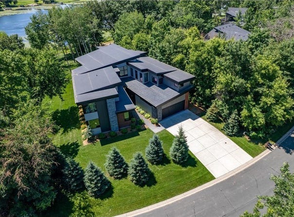 746 Peninsula Point Road, Shakopee, MN 55379