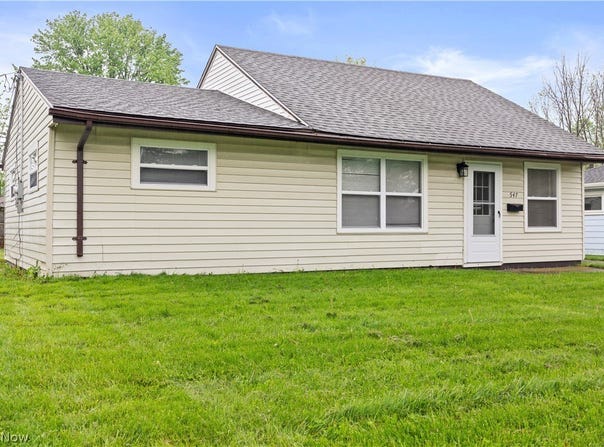 547 Willow Park Road, Elyria, OH 44035