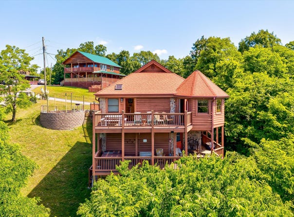 2054 Oakmont Drive, Sevierville, TN 37876