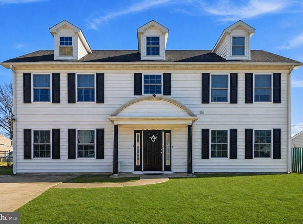 32 RUSTLEAF LN, LEVITTOWN, PA 19055