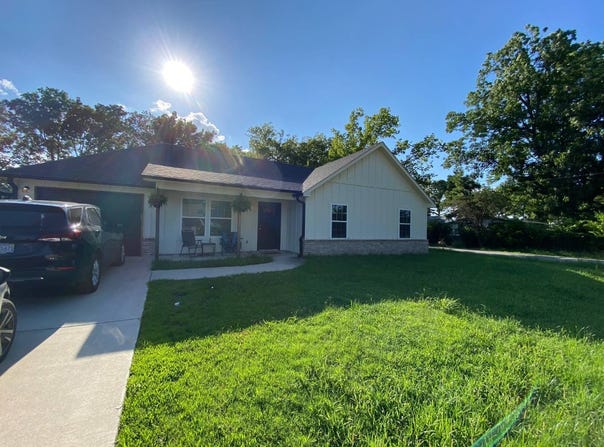 127 N 2nd St, Chouteau, OK 74337