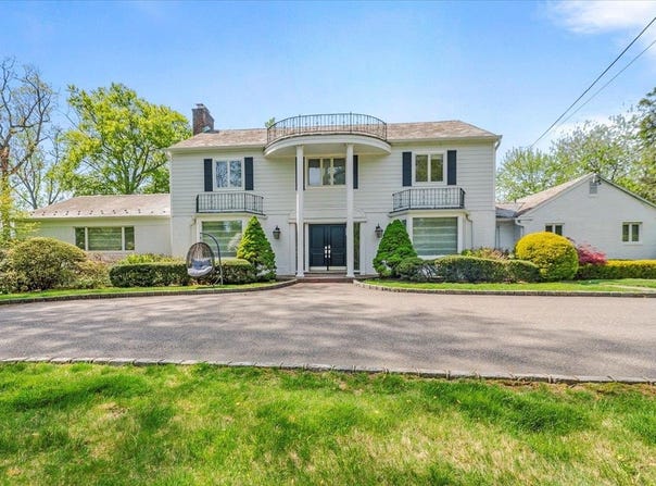 22 Channel Drive, Great Neck, NY 11024