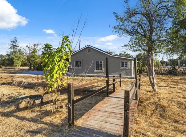 16290 Hawthorne Avenue, Anderson, CA 96007