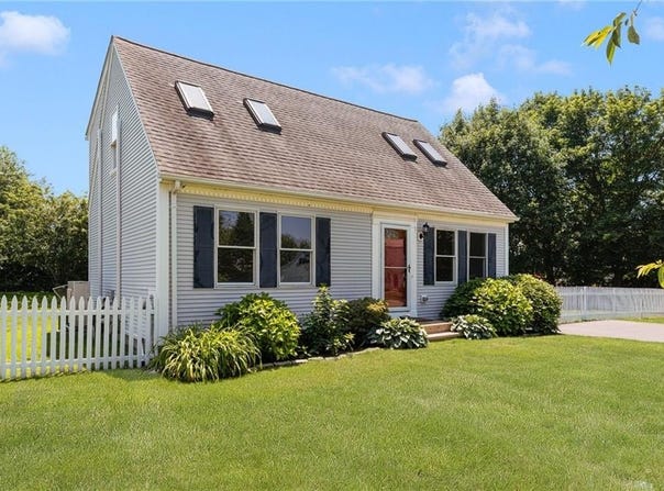 208 W View Road, Middletown, RI 02842
