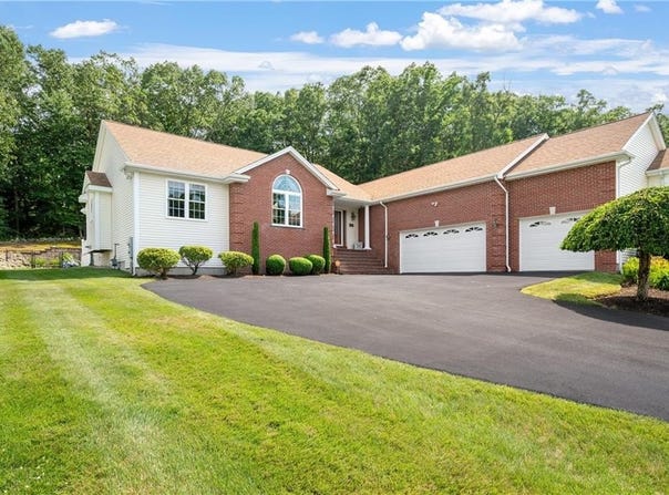 82 Gauthier Drive, Woonsocket, RI 02895