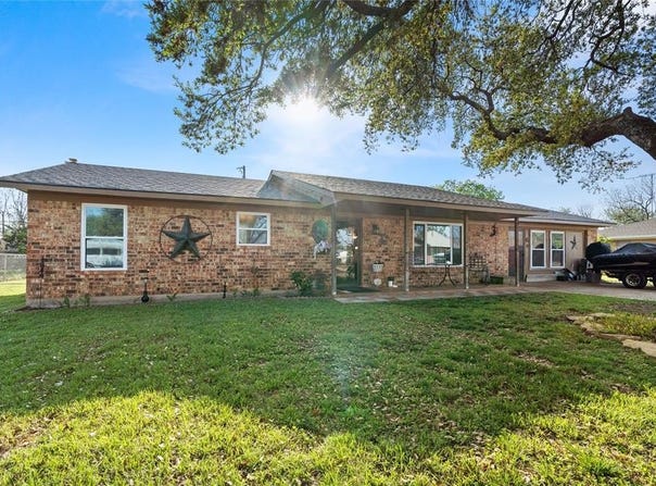 514 S Llano Street, Whitney, TX 76692