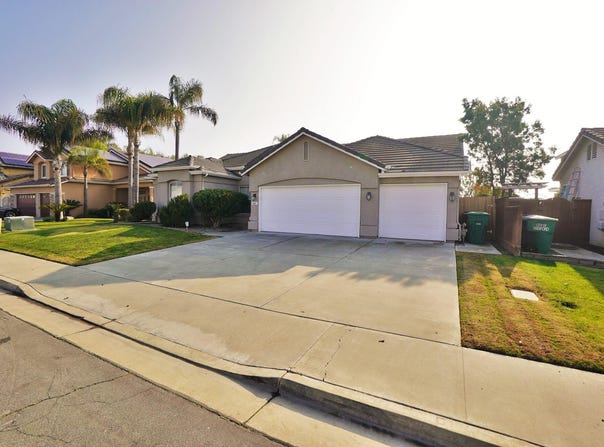 845 E Redwood Circle, Hanford, CA 93230