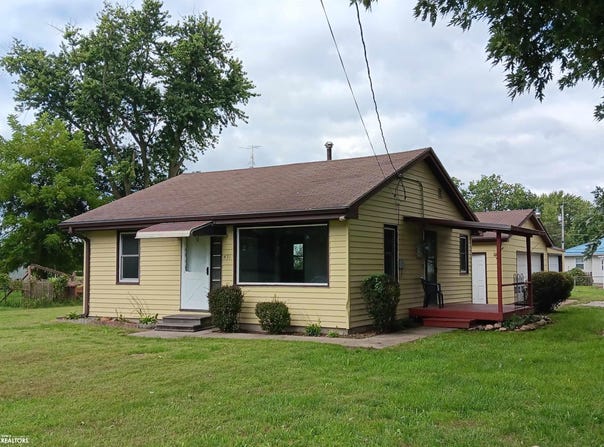 431 W Main Street, Agency, IA 52537