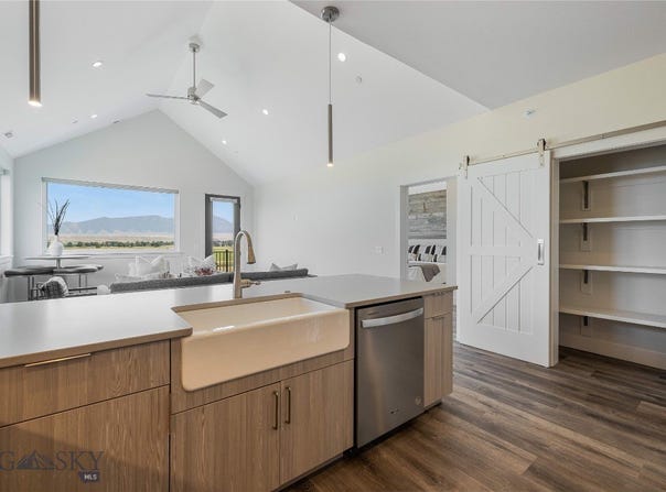 450 Loomis Way C, Ennis, MT 59729