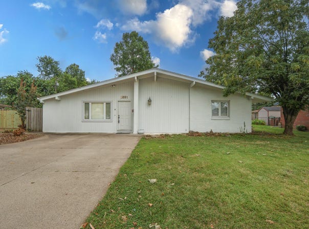 2891 18th Street, Columbus, IN 47201