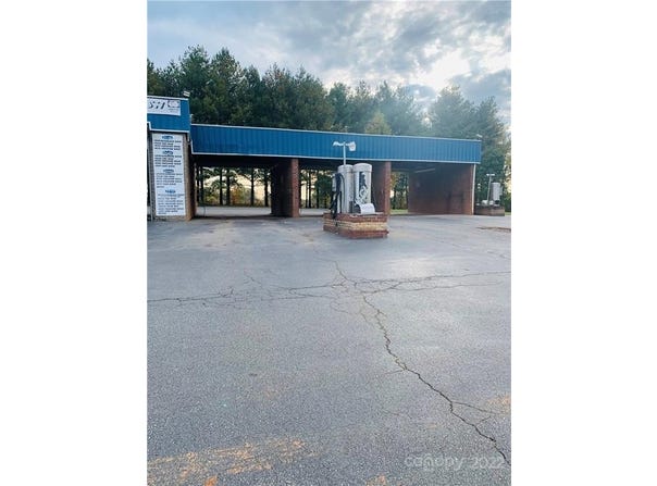 90 Buffett Boulevard, Taylorsville, NC 28681