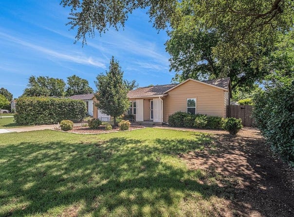 504 Harrison Lane, Hurst, TX 76053
