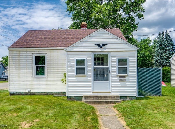 1901 Root Avenue NE, Canton, OH 44705