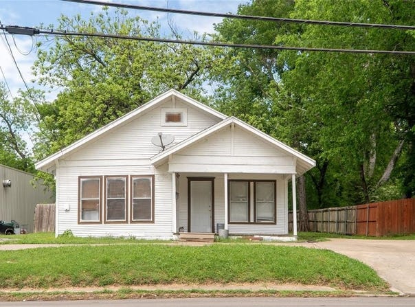 1810 Live Oak Street, Commerce, TX 75428