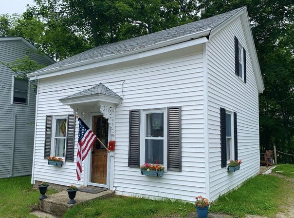21 Huse Street, Bath, ME 04530