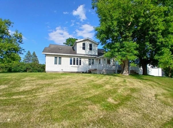 712 8th St, Cloquet, MN 55720
