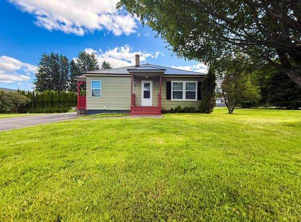 6 Newton Avenue, Caribou, ME 04736