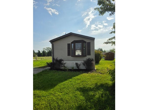 41 8000 Warren Woods Rd, Three Oaks, MI 49128