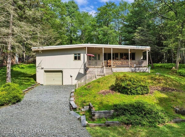 72 Forest Drive, Lake Harmony, PA 18624