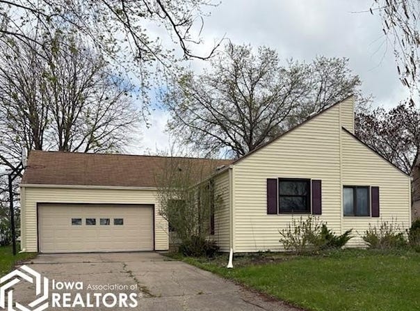 1009 Southview Drive, Fairfield, IA 52556