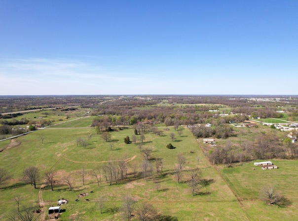 Palm Road, Neosho, MO 64850