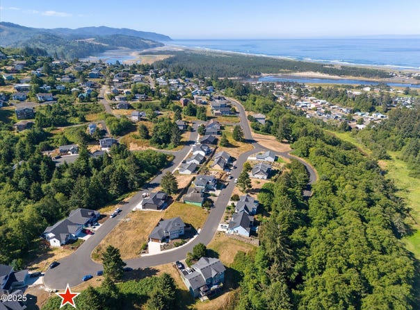 27 Lahaina Loop Road, Pacific City, OR 97135