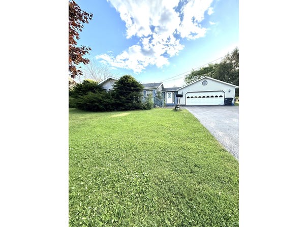 10779 US-9, Champlain, NY 12919