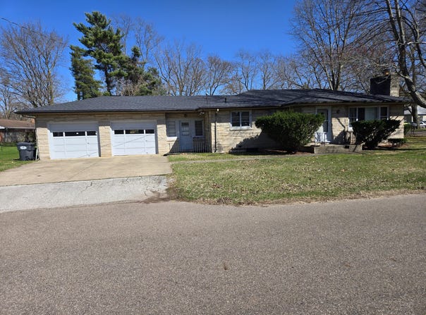 1547 Pontiac Road, Benton Harbor, MI 49022