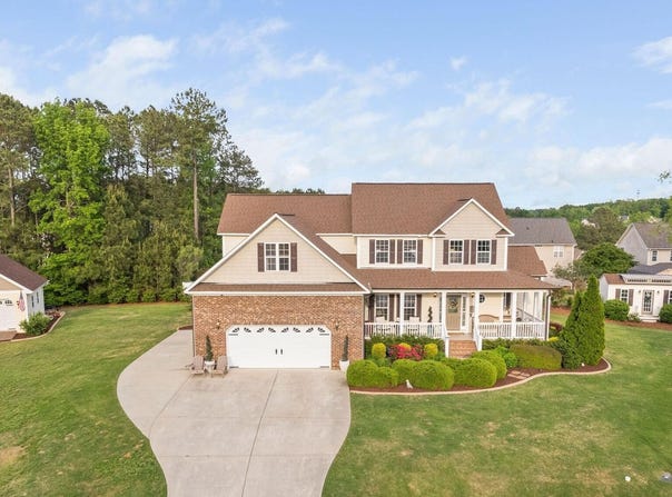 48 Falling Oak Court, Clayton, NC 27520