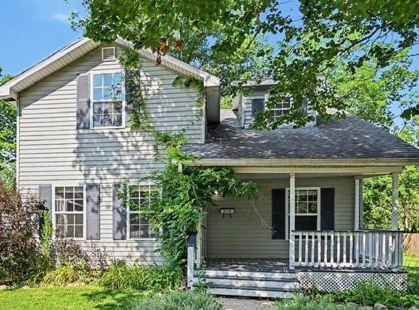 210 Days Avenue, Buchanan, MI 49107
