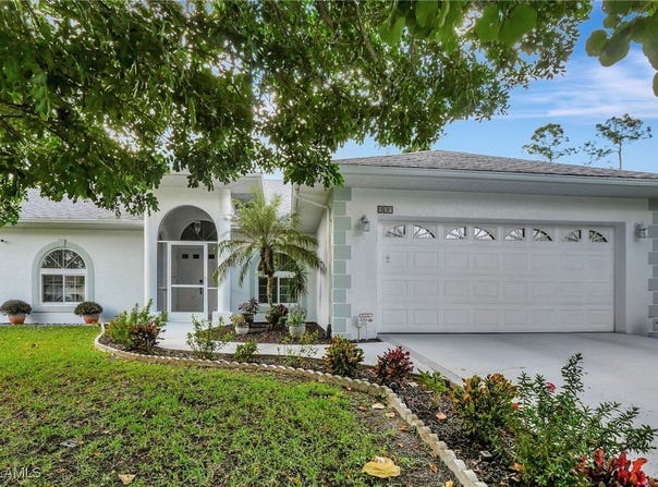 809 Robert Avenue, Lehigh Acres, FL 33936