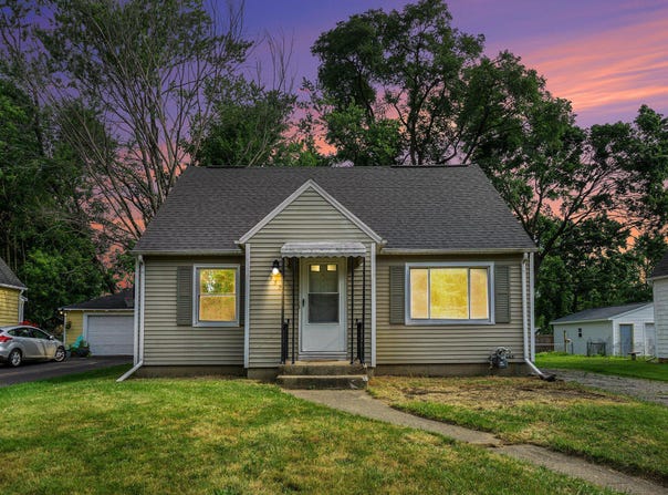 932 Parker Avenue, Kalamazoo, MI 49008