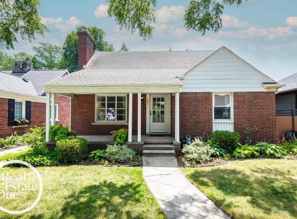 491 Bournemouth, Grosse Pointe Farms, MI 48236