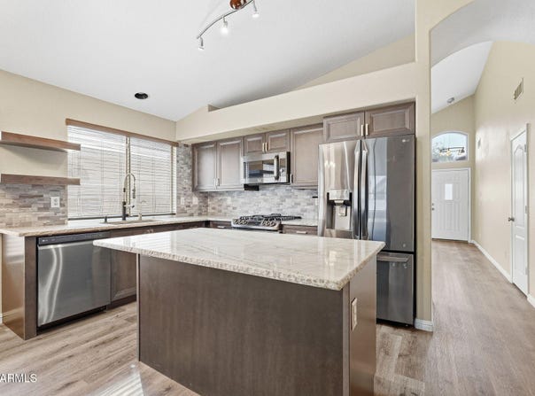 702 E KYLE Drive, Gilbert, AZ 85296