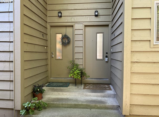 94 CERVANTES CIR, Lake Oswego, OR 97035