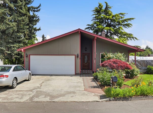 565 BROWN Ct, Woodburn, OR 97071