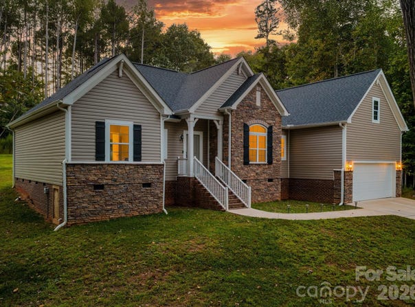 4903 Rio De Luna, Hickory, NC 28601