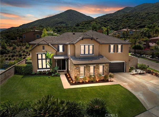 1560 Vandagriff Way, Corona, CA 92883