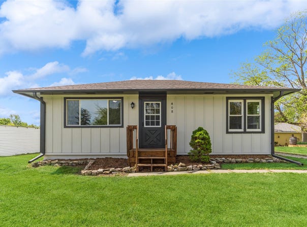 408 E Benton Street, Winterset, IA 50273