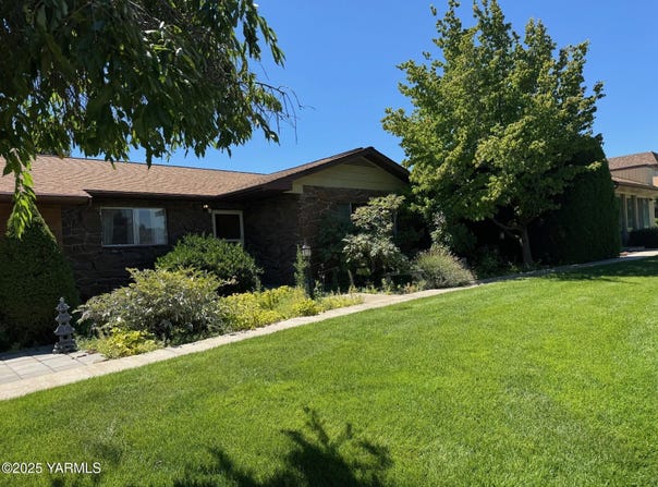 5901 Barge St, Yakima, WA 98908