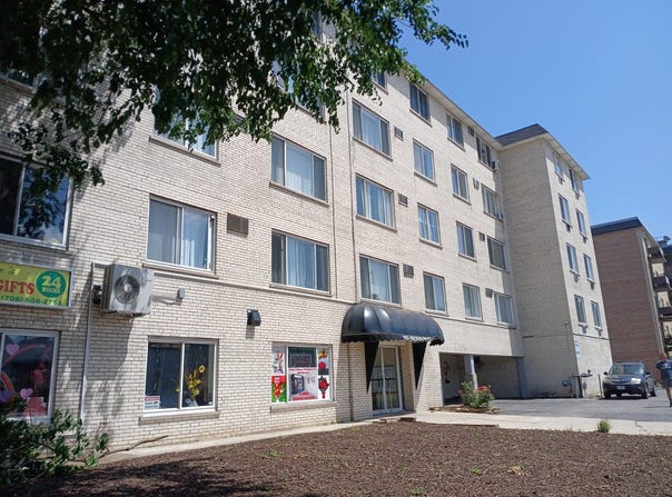 1227 S Harlem Avenue, Berwyn, IL 60402