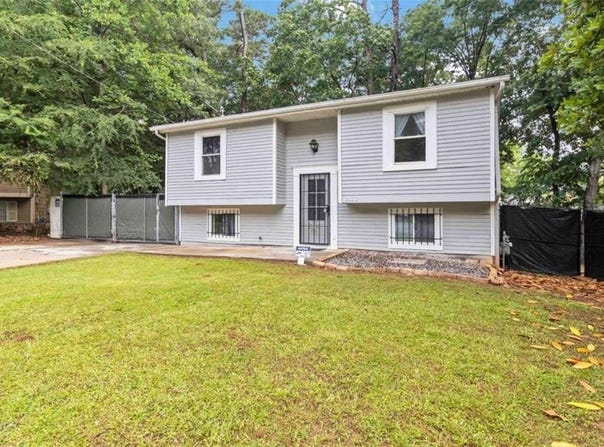 2100 Scarbrough Road, Stone Mountain, GA 30088