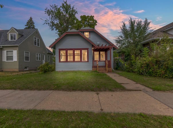 749 Geranium Avenue E, Saint Paul, MN 55106