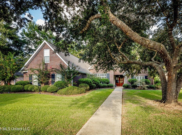 812 Canebrake Drive, Ocean Springs, MS 39564