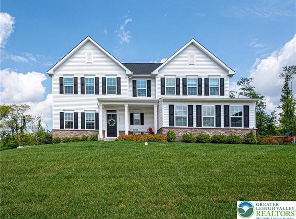 3055 Hawk Valley Court, Upper Saucon Twp, PA 18034