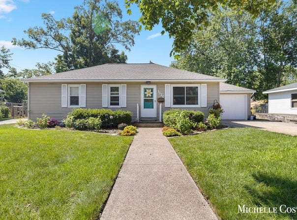 1120 Park Avenue, Grand Haven, MI 49417